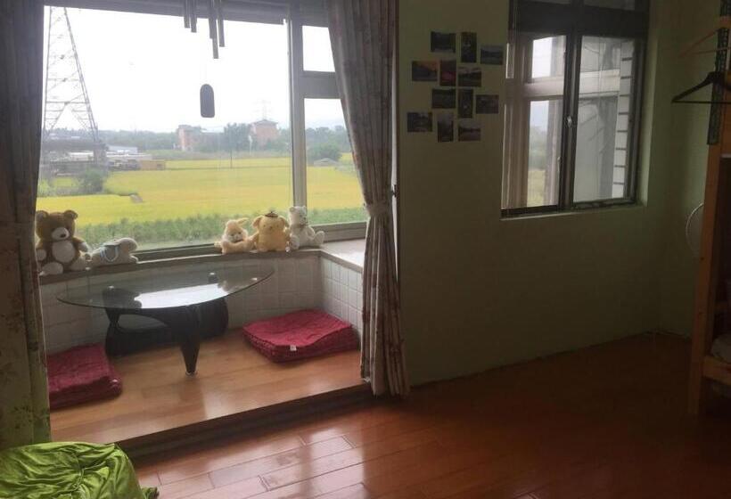 تختخواب و صبحانه Johnnie S Inn