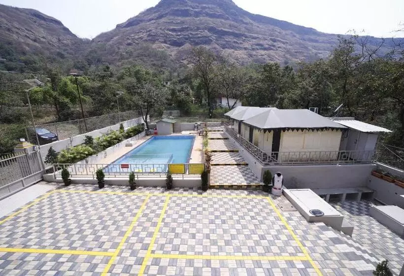 Hotelli Indradhanush Hill Resort