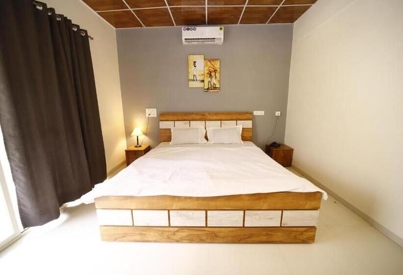 ホテル Indradhanush Hill Resort