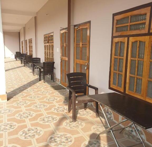 호텔 Jp International Naimisharanya