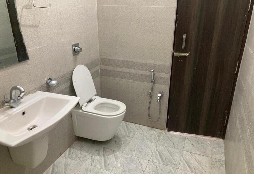 호텔 Jp International Naimisharanya