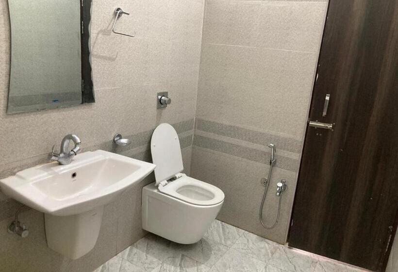 호텔 Jp International Naimisharanya