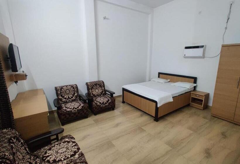 호텔 Jp International Naimisharanya