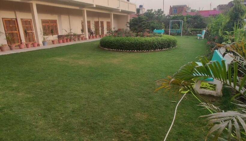 호텔 Jp International Naimisharanya