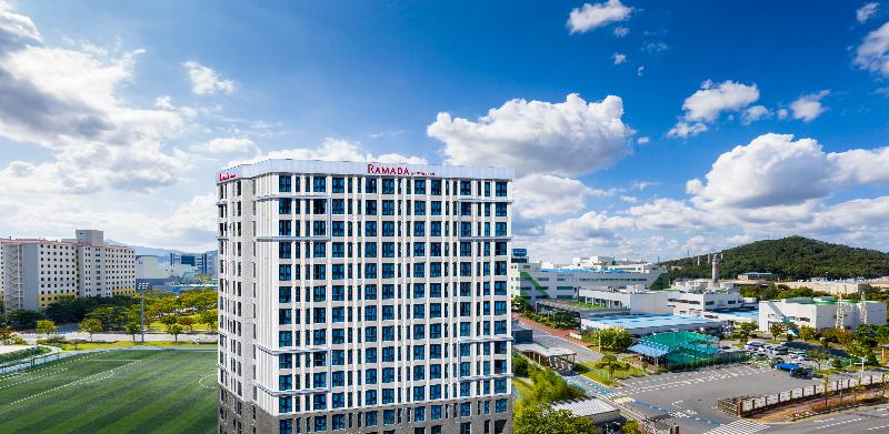 Hotel Ramada By Wyndham Gumi