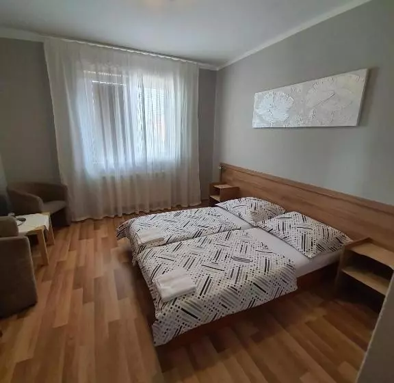 ペンション Penzion M.l.k