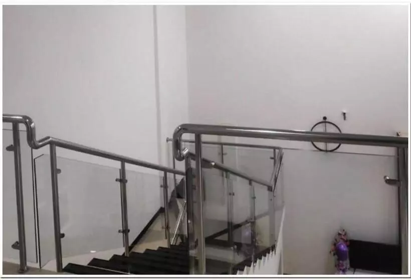 ペンション Reddoorz Near Moro Mall Purwokerto 2