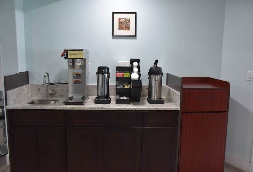 هتل Destin Inn & Suites