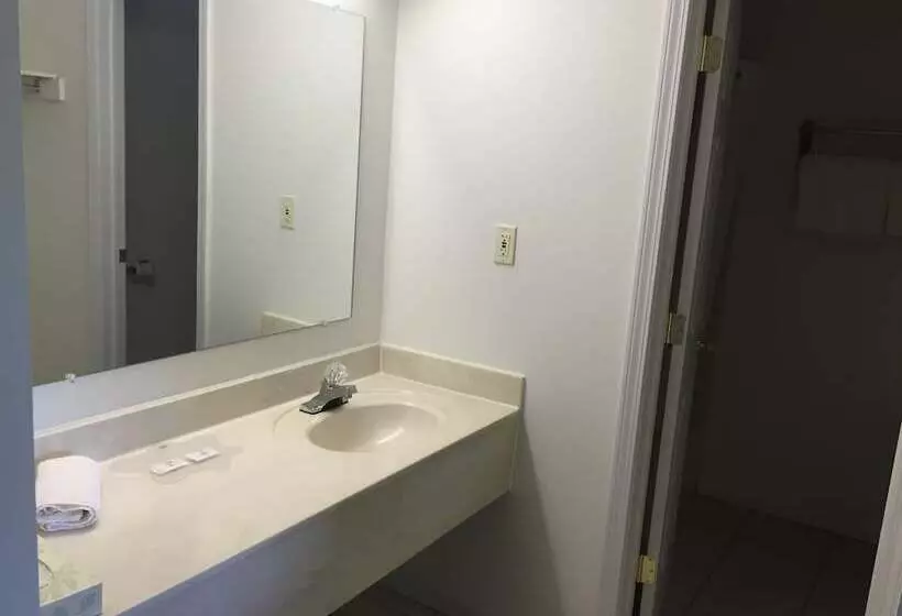 هتل Economy Inn Lafayette