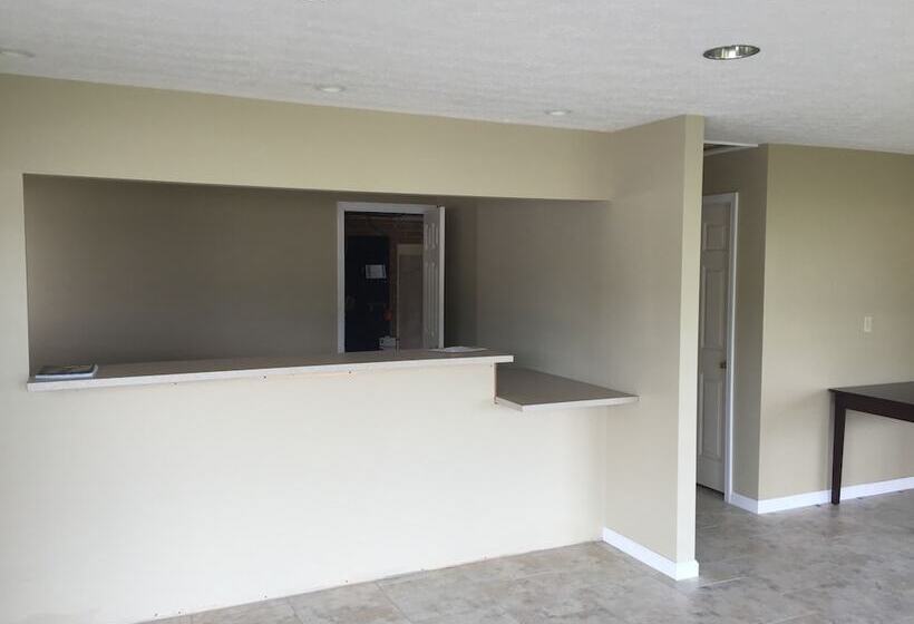 فندق Economy Inn Lafayette