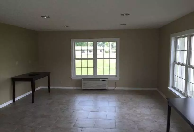 هتل Economy Inn Lafayette