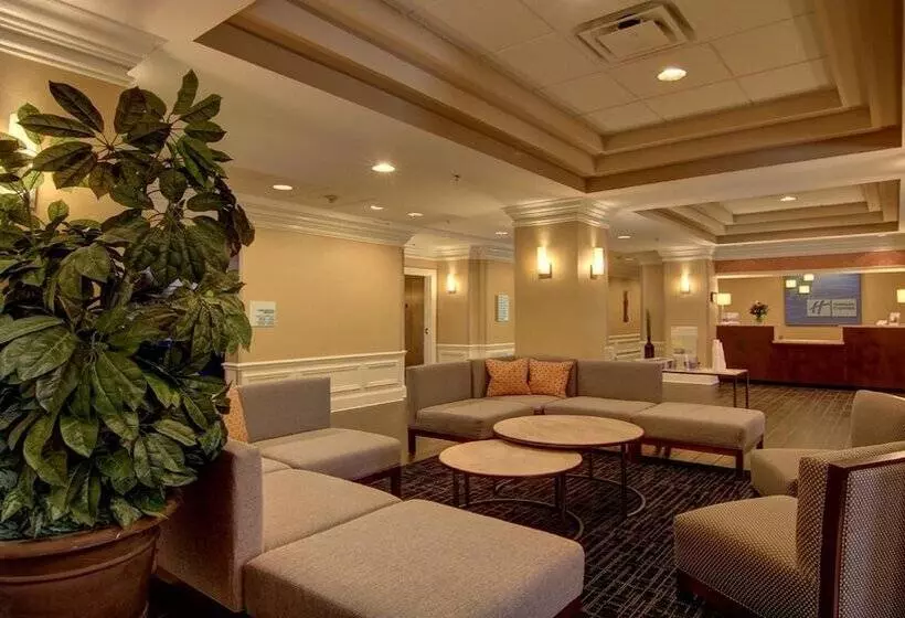 בית מלון כפרי Holiday Inn Express & Suites Alpharetta, An Ihg