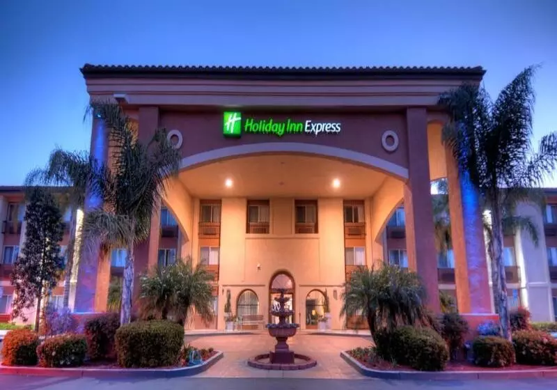 호텔 Holiday Inn Express Temecula, An Ihg