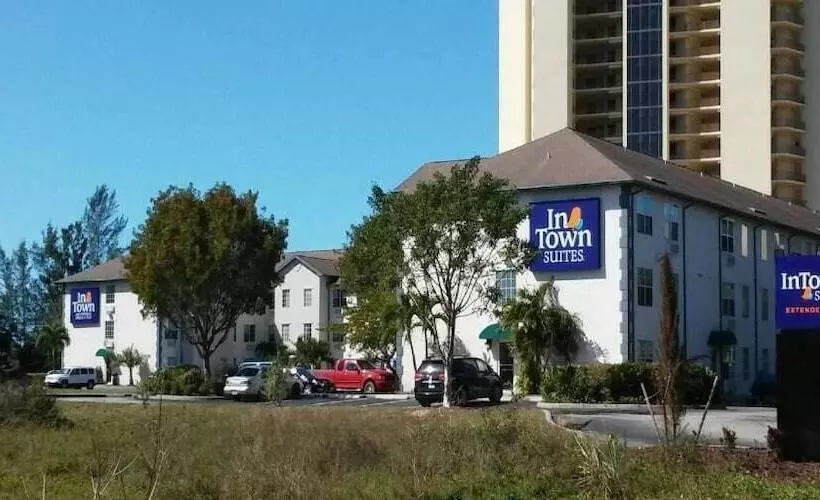 ホテル Intown Suites Extended Stay Fort Myers Fl