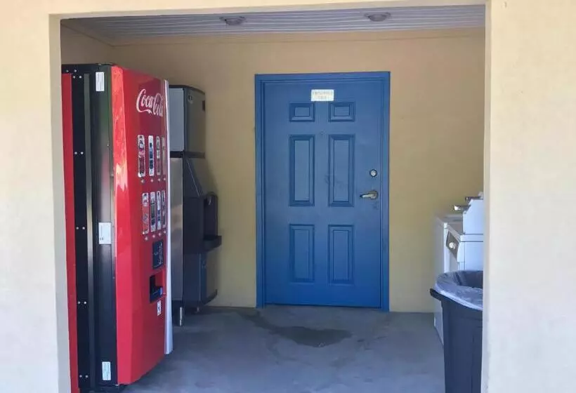 Отель Luxury Inn Liberty