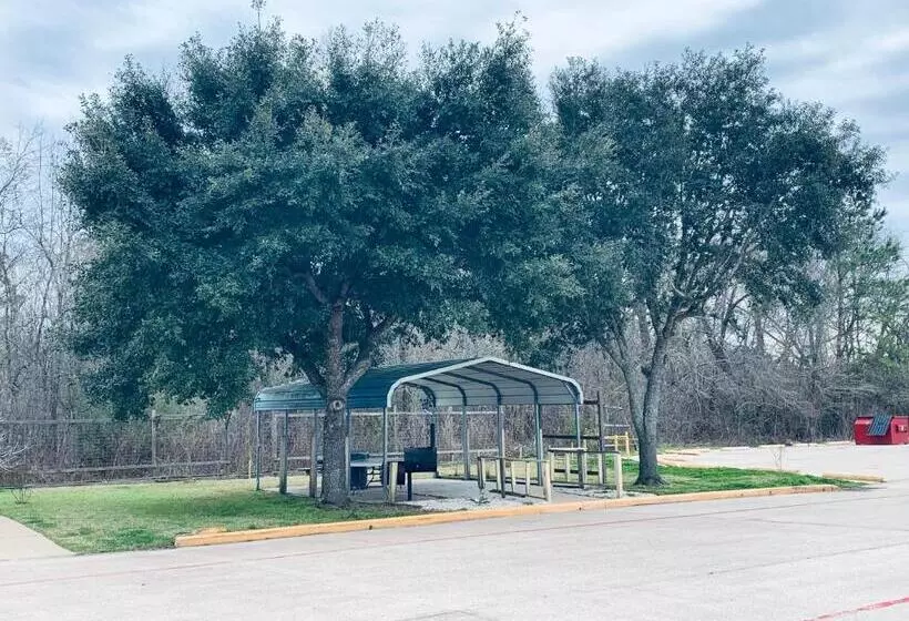 Отель Luxury Inn Liberty