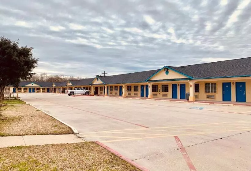 Отель Luxury Inn Liberty