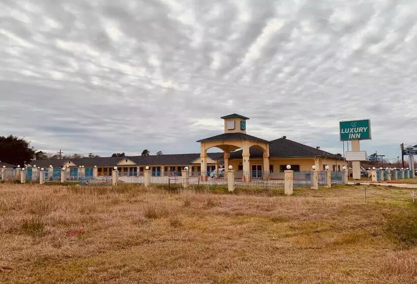 Отель Luxury Inn Liberty