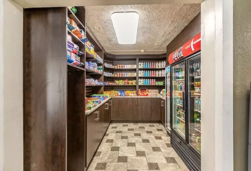 Magnuson Hotel Detroit Metro Airport