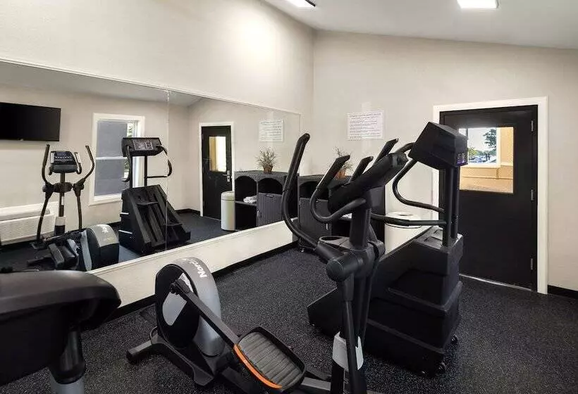 Magnuson Hotel Detroit Metro Airport