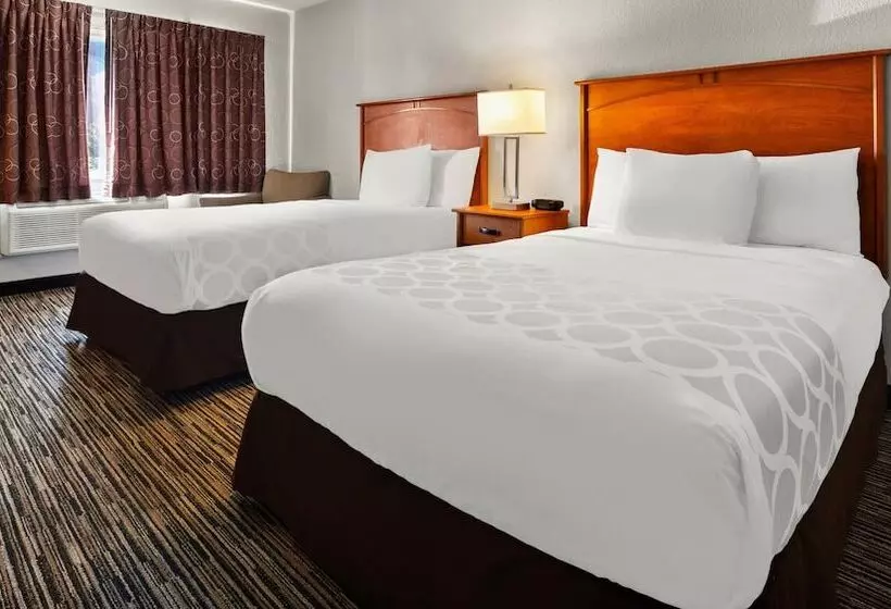 Magnuson Hotel Detroit Metro Airport