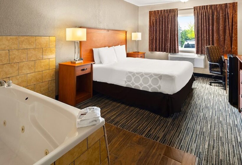 Magnuson Hotel Detroit Metro Airport