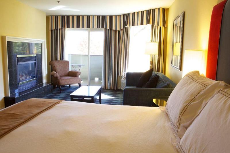 Otel Plaza Inn & Suites At Ashland Creek