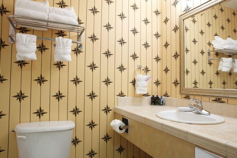 Otel Plaza Inn & Suites At Ashland Creek