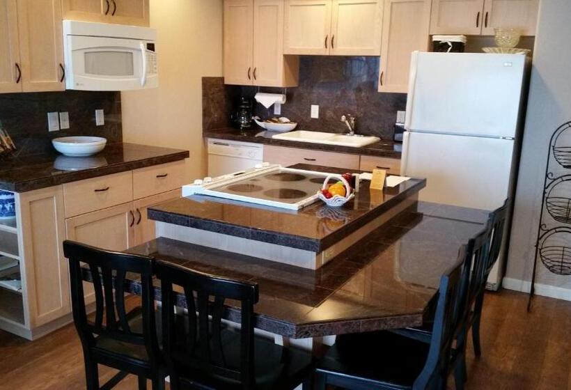 Otel The Landing At Newport Condominium