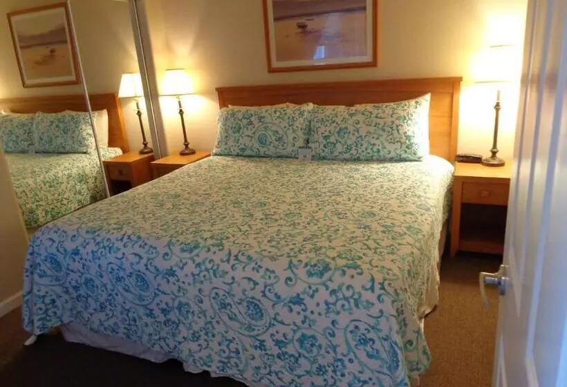 Отель The Landing At Newport Condominium