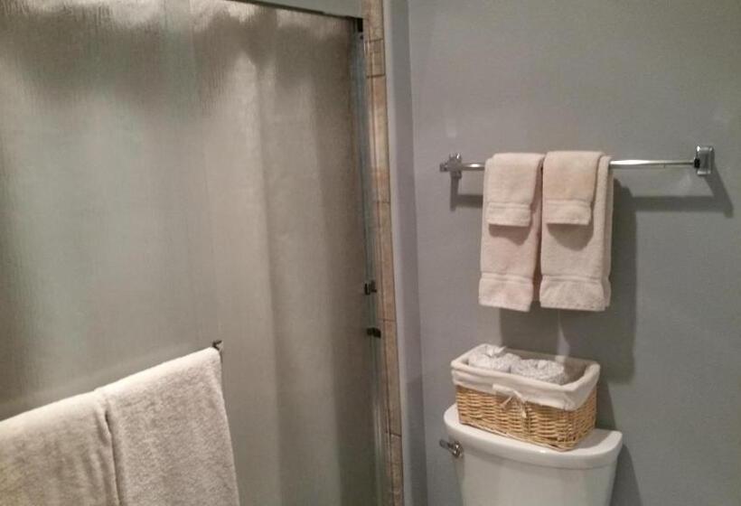 Otel The Landing At Newport Condominium