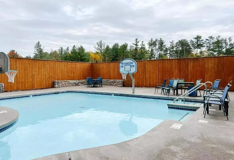 هتل The Waters Of Minocqua