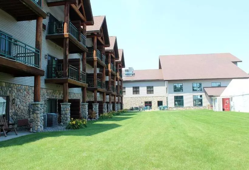 هتل The Waters Of Minocqua