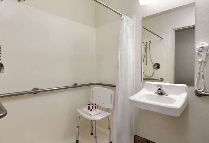 ホテル Travelodge By Wyndham Hermiston