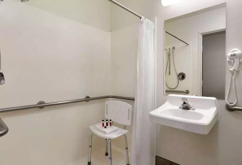 ホテル Travelodge By Wyndham Hermiston