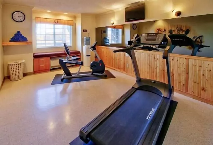 فندق Western Skies Inn & Suites