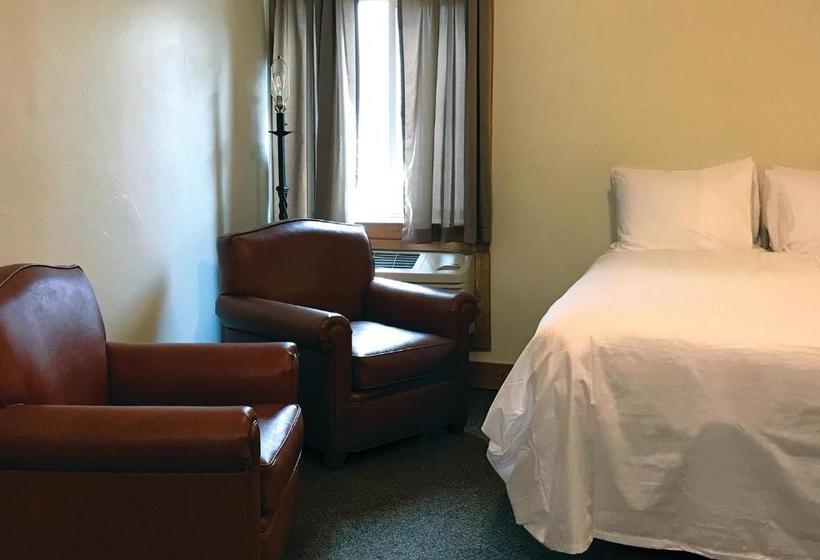 فندق على الطريق Downtowner Inn