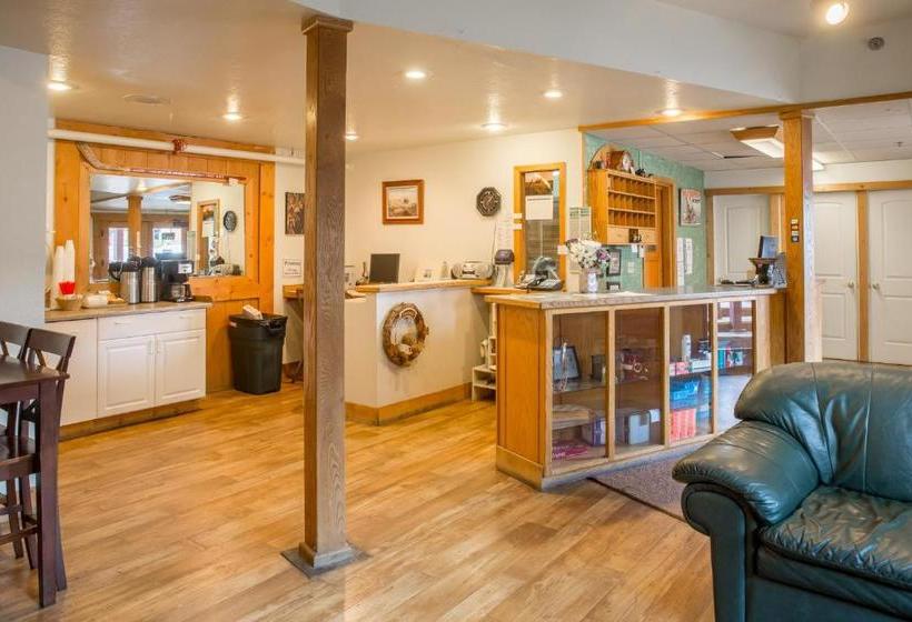 فندق على الطريق Downtowner Inn