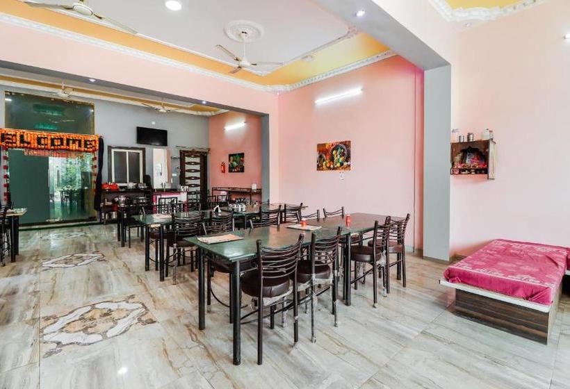 酒店 Oyo 69751 Tammana Palace