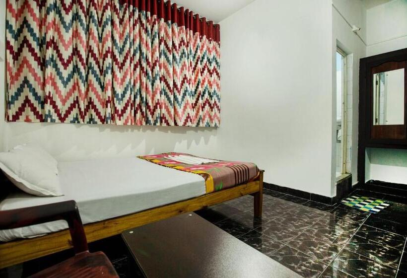 בית מלון כפרי Spot On Layali Tourist Home