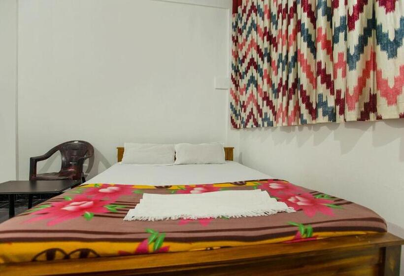 בית מלון כפרי Spot On Layali Tourist Home