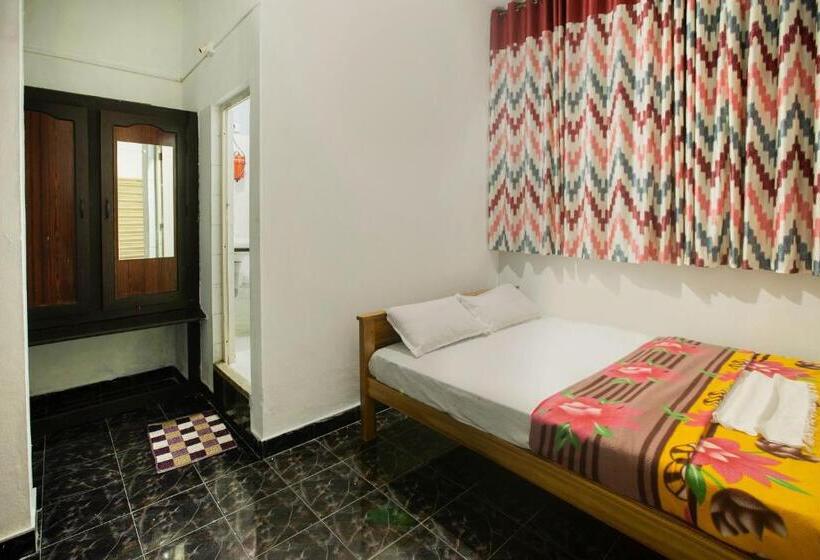 בית מלון כפרי Spot On Layali Tourist Home