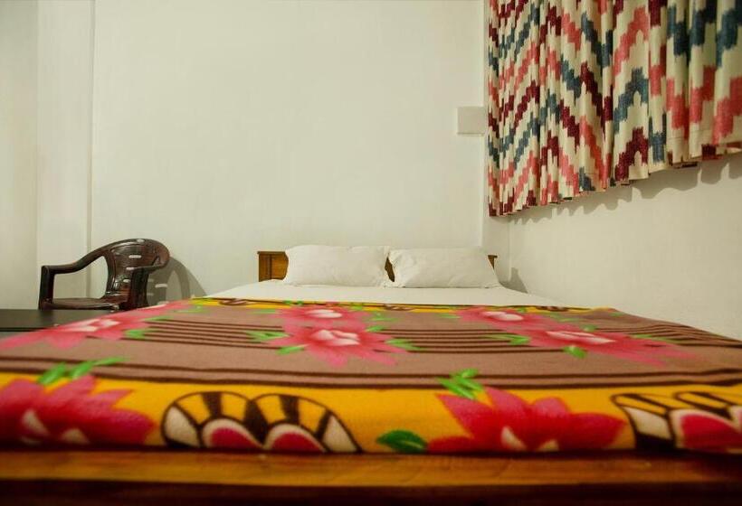 בית מלון כפרי Spot On Layali Tourist Home