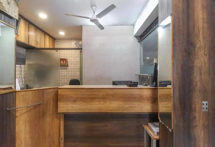 ホテル Spot On Thangam Lodge
