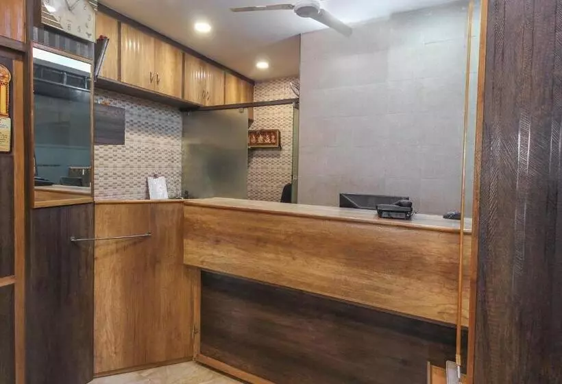 ホテル Spot On Thangam Lodge