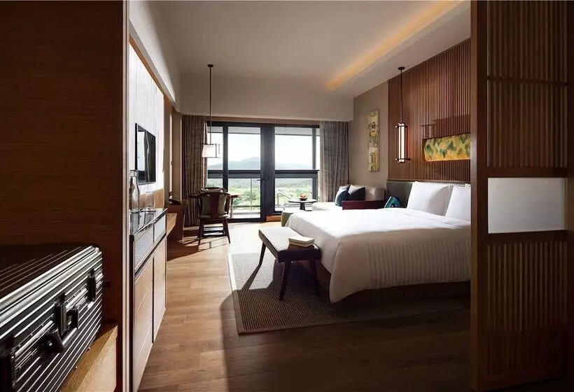 New World Qingyuan Hotel  Formerly Khos Qingyuan