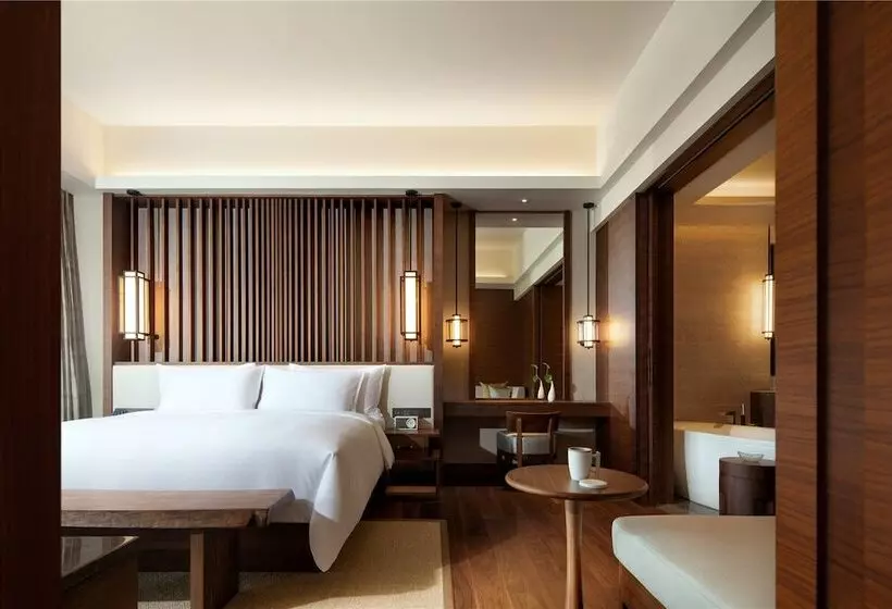 New World Qingyuan Hotel  Formerly Khos Qingyuan