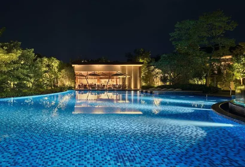 New World Qingyuan Hotel  Formerly Khos Qingyuan