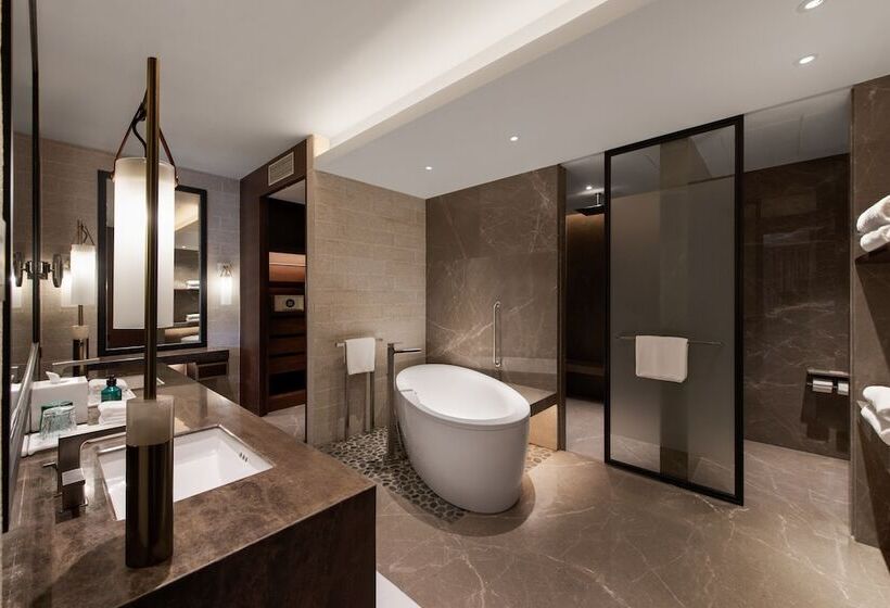 New World Qingyuan Hotel  Formerly Khos Qingyuan