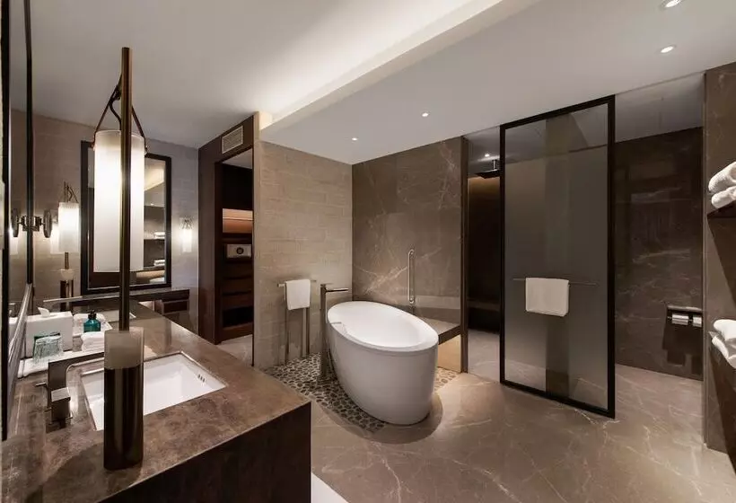 New World Qingyuan Hotel  Formerly Khos Qingyuan